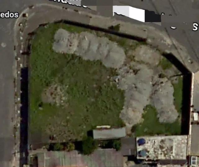 Foto Terreno De 480m² Em NI. Jardim Tropical