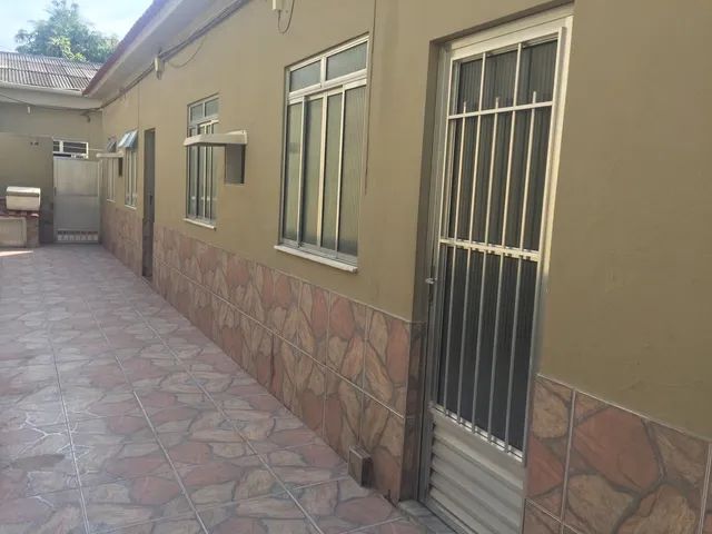 Foto Aluga Casa * Santa Eugênia
