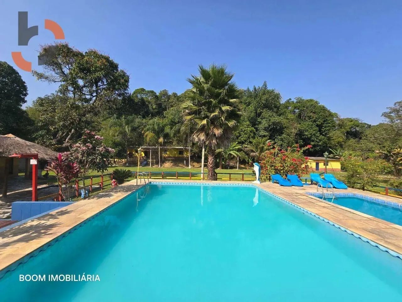 Foto Sítio Com 9 Dormitórios à Venda, 20000 M² Por R$ 2.500.000,00 - Tinguá Montevidéu