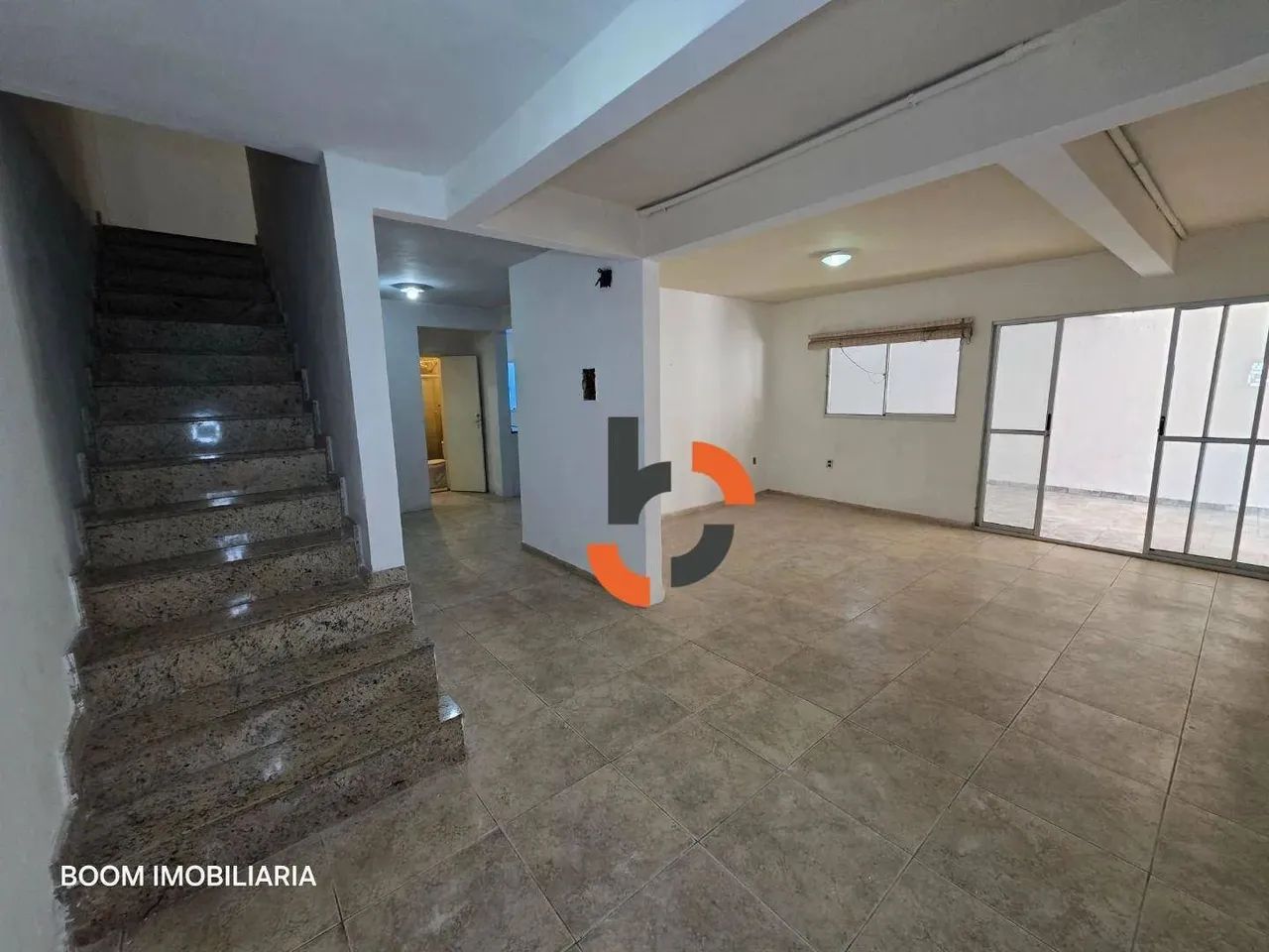 Foto Casa Com 5 Dormitórios à Venda, 261 M² Por R$ 600.000,00 - Santa Eugên Parque Residencial Guadalajara