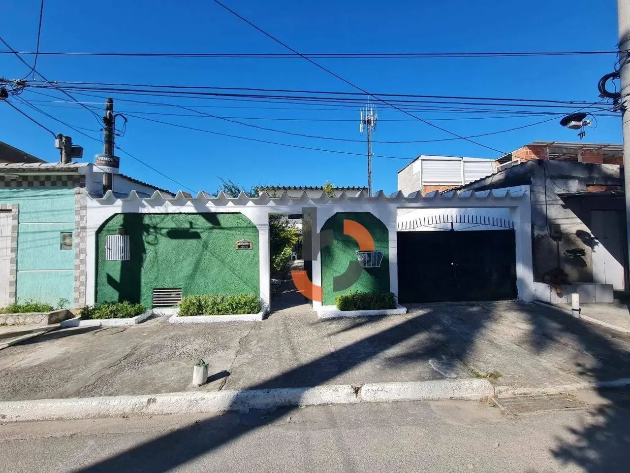 Foto (venda) Casa Com 4 Dormitórios - Jardim Canaã - NI/rj Ouro Verde