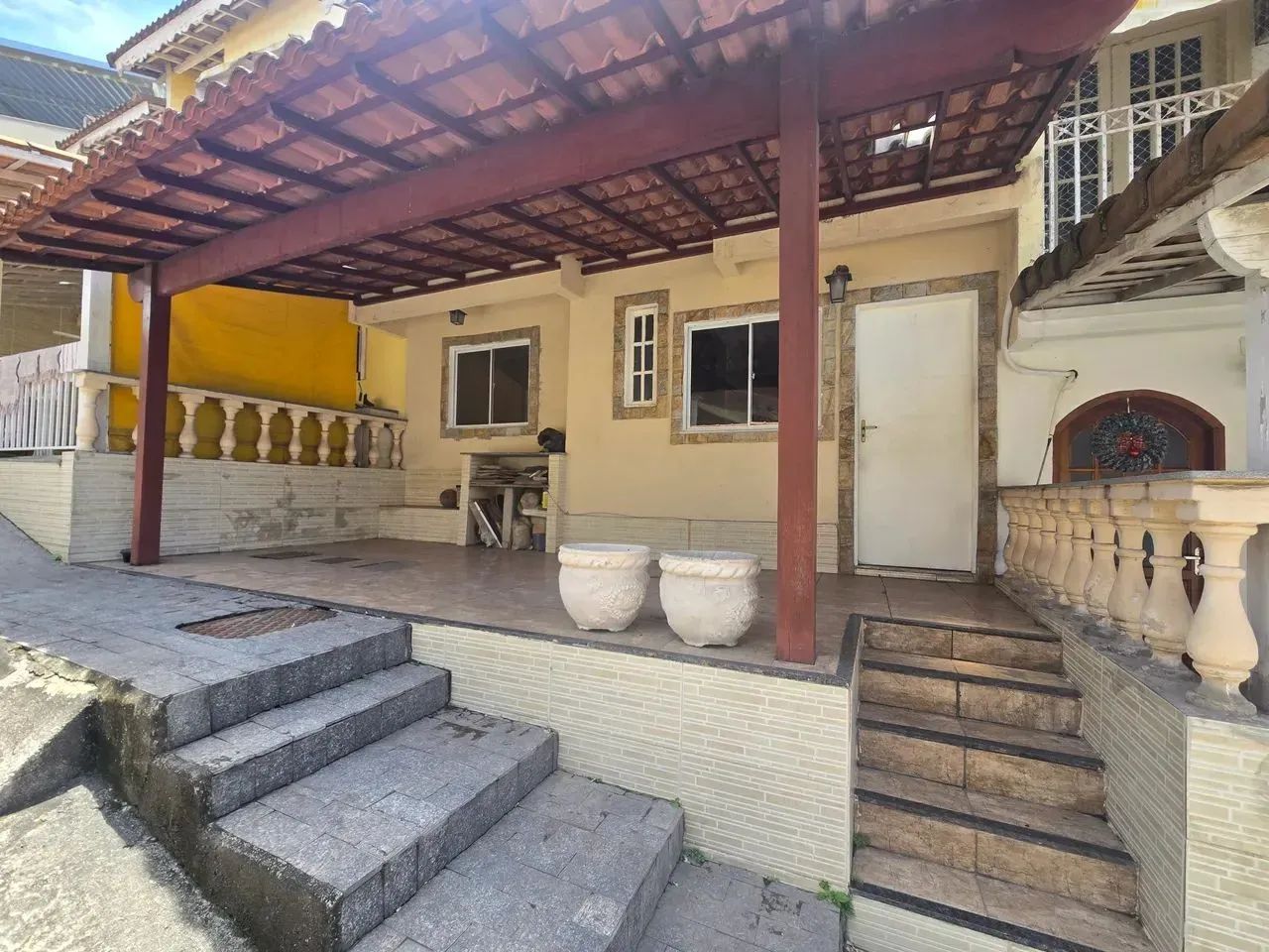 Foto Linda Casa De Condomínio Em NI - Próximo Do Top Shopping Moquetá