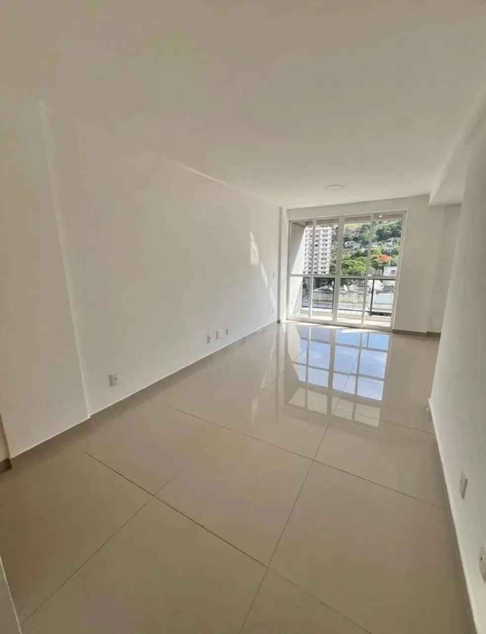 Foto Imóvel Para Aluguel Tem 110 Metros Quadrados Com 3 Quartos Em Caonze - Caonze