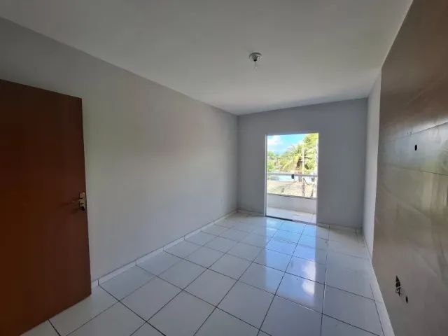 Foto Lindo, Com Sacada, Próximo De Tudo à 300mts Da Praça De Cabuçu Cabuçu