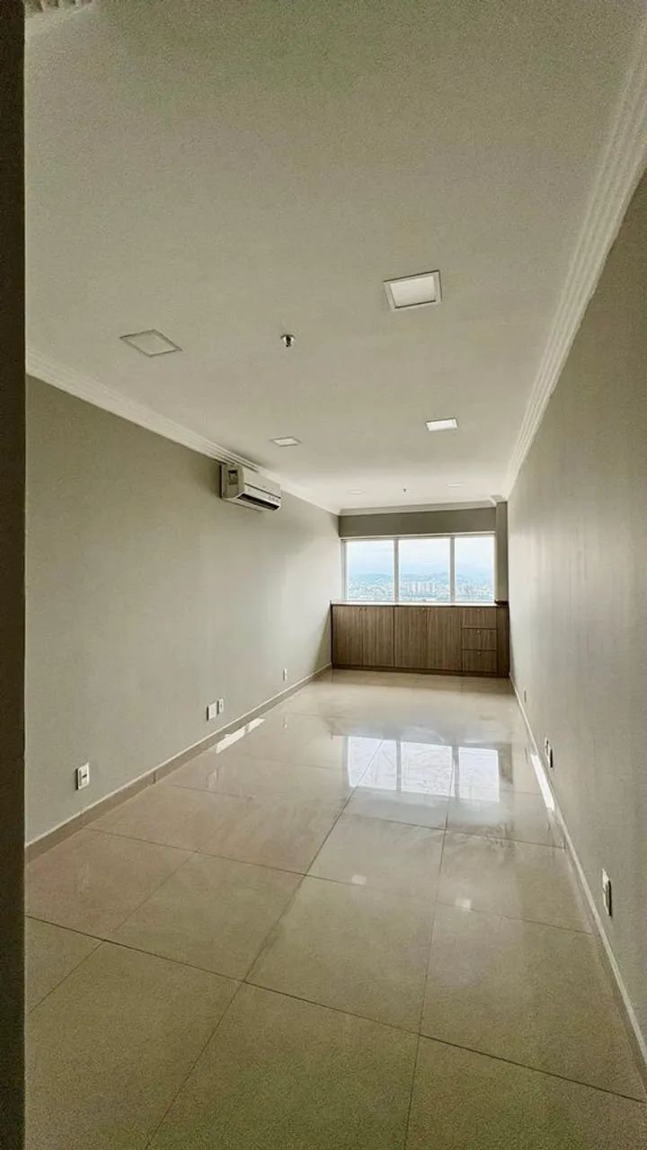 Foto Kitnet/ Studio Com 1 Quarto(s) E 1 Banheiro(s) Para Alugar, 25 M² Por  Centro