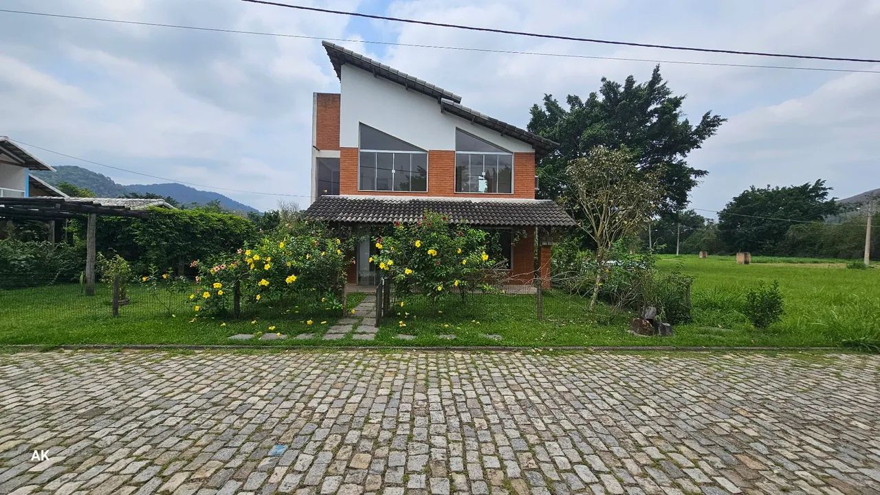 Foto Vendo Casa Em Condomínio Alto Padrão. Bairro: Tinguá, NI Tinguá