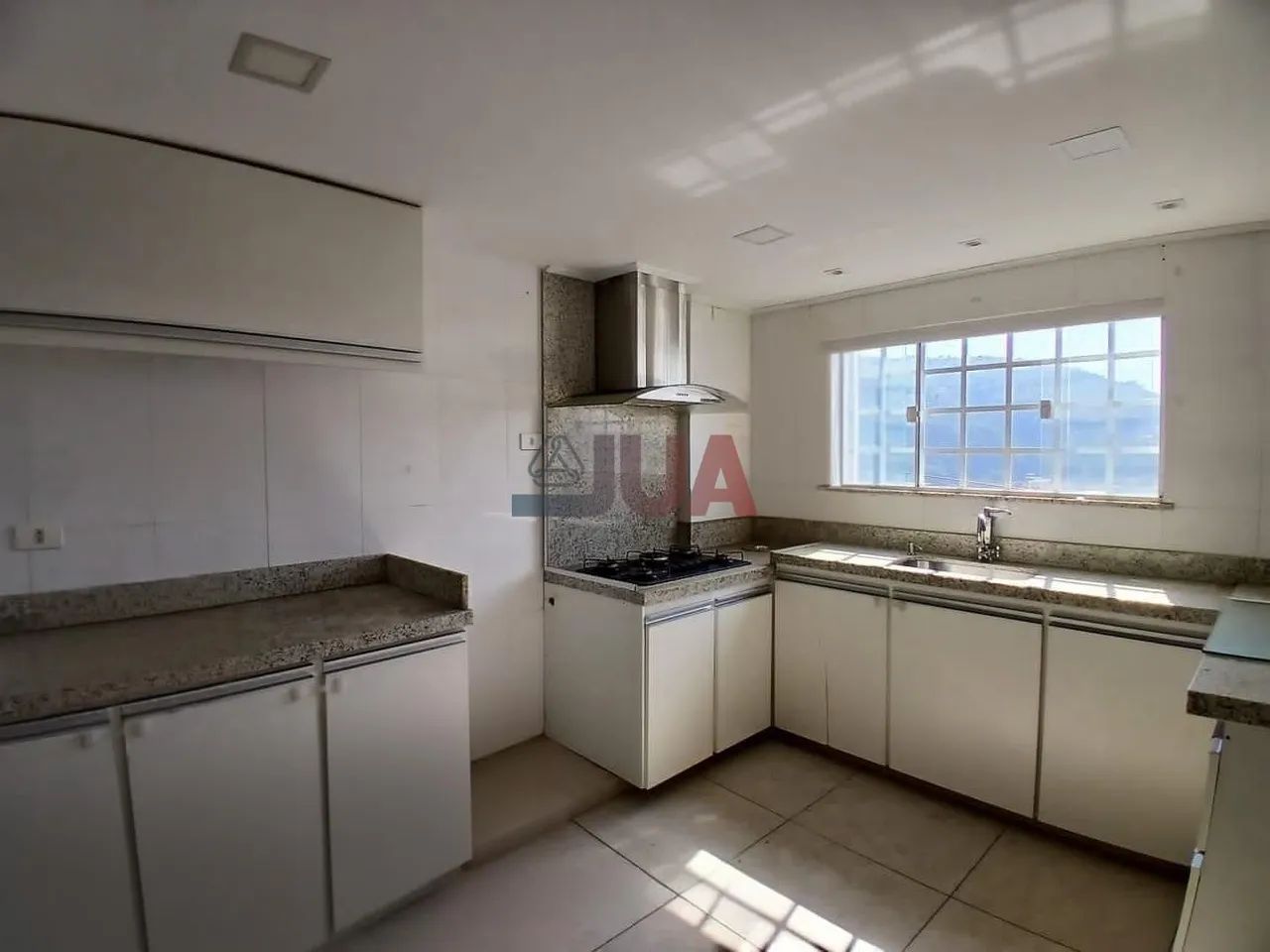 Foto Casa Ampla No Carmari: Conforto, Espaço E Localização Estratégica Em N Carmari