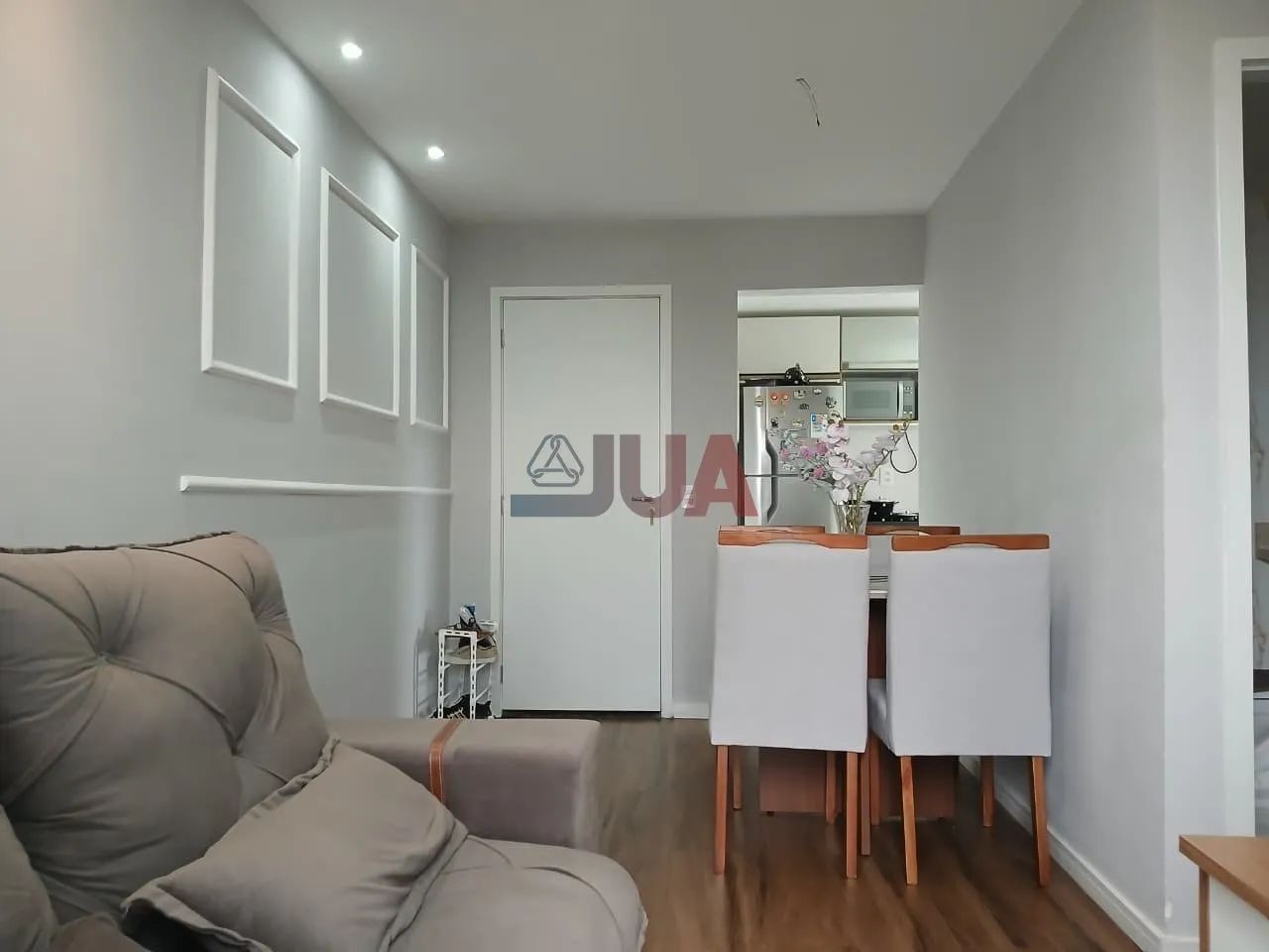 Foto Seu Novo Lar No Califórnia: Apartamento Com Suíte E Condomínio Complet Califórnia