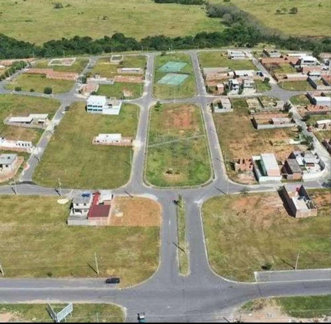 Foto Terreno Com 176m² Em NI - Excelente Localização Marapicu