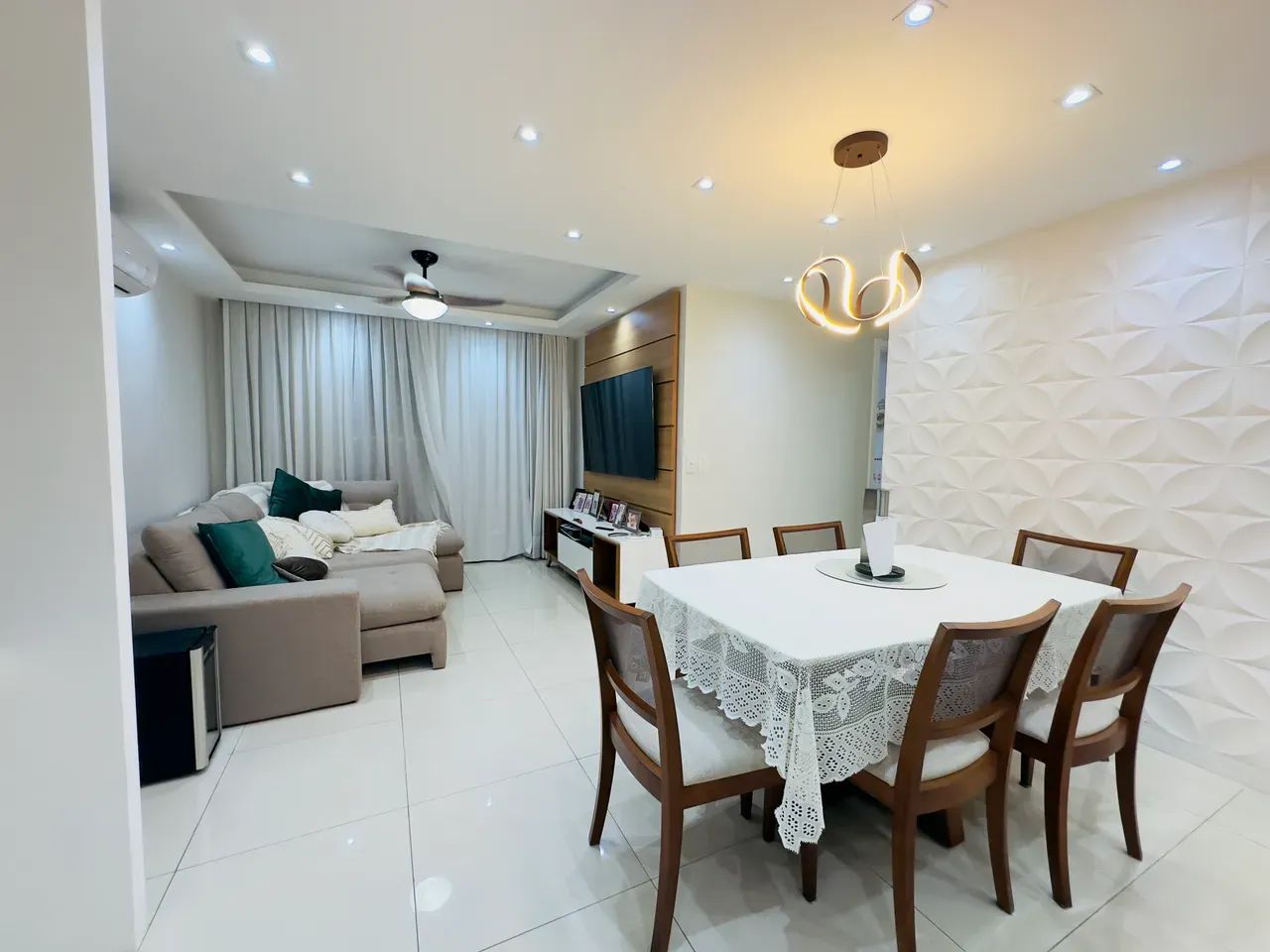 Foto Apartamento 4 Suítes Com Varanda Gourmet Na Rua Mário Guimarães | 2 Va Centro