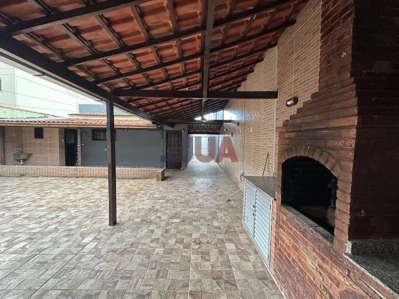 Foto Casa Espaçosa Com Quintal E Churrasqueira Em NI - 135m² De Co Nova América