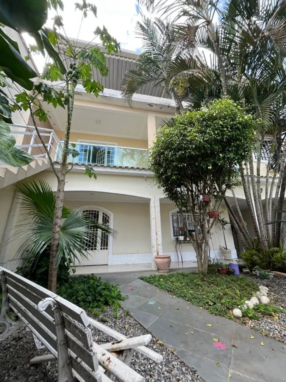 Foto Linda Casa No Marco 2, Espaçosa Com Suíte, Varanda Agradável E Garagem Lafaiete