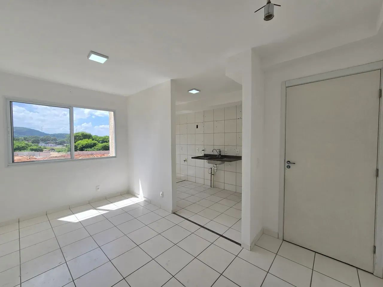 Foto Apartamento De 02 Quartos E Garagem Em NI Ponto Chic