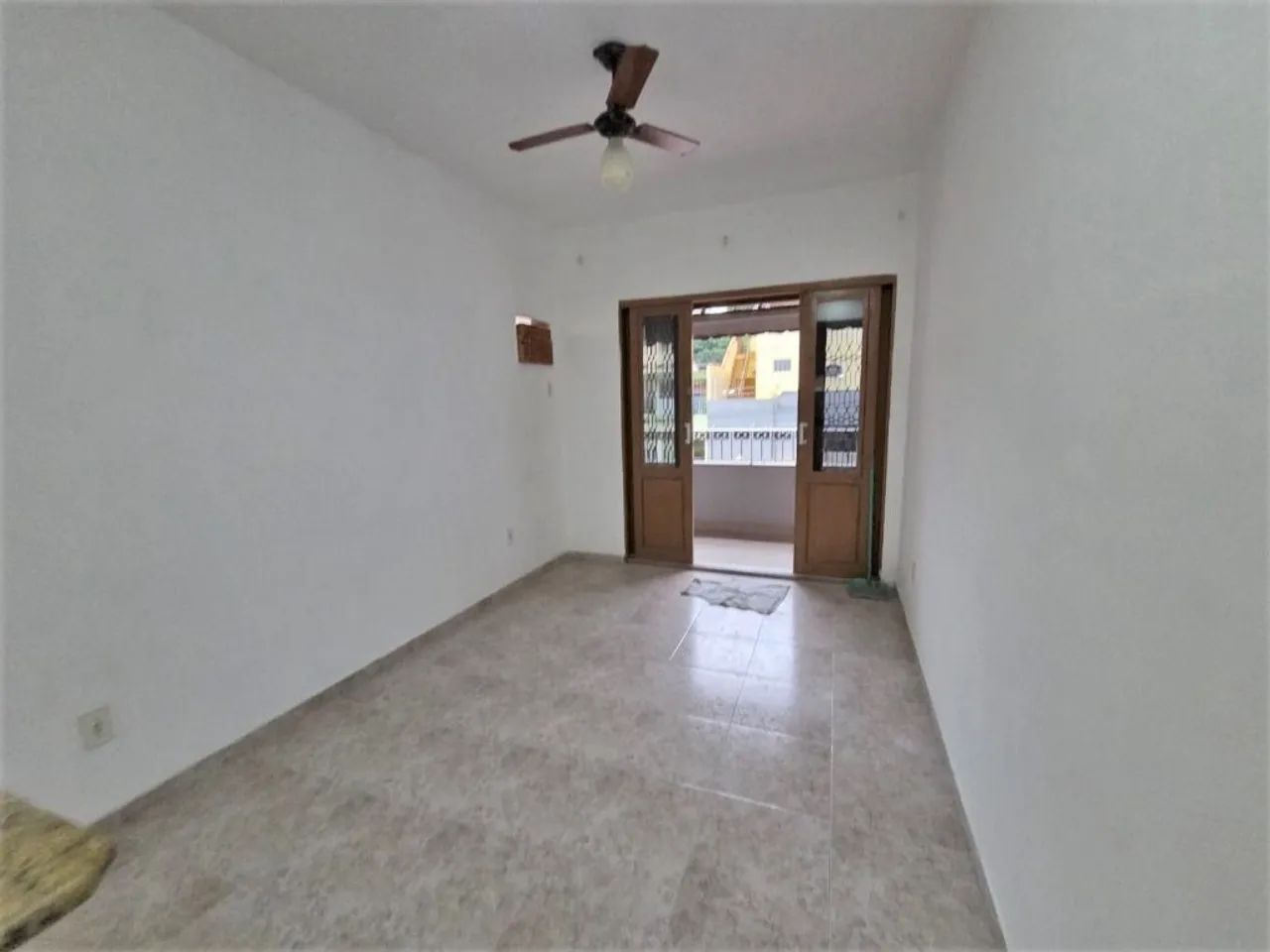 Foto Casa Com 1 Quarto Para Alugar Por R$ 1.201/mês Califórnia