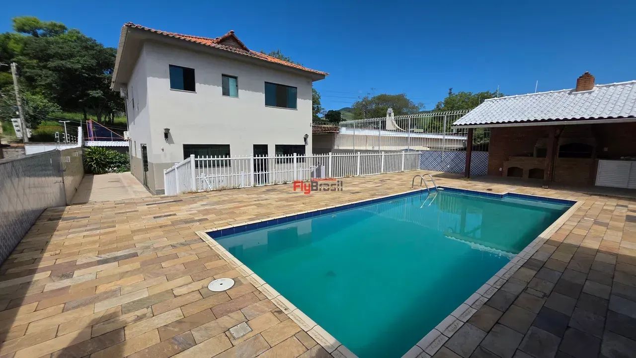 Foto Casa Com 4 Quartos, Quintal E Piscina Califórnia