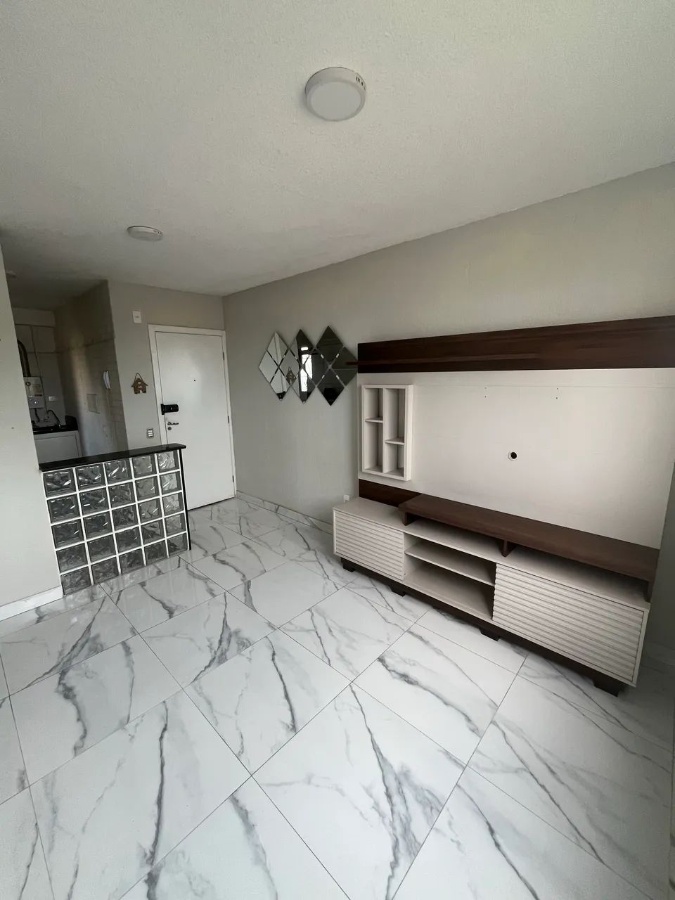 Foto Alugo Apartamento Em NI Cerâmica