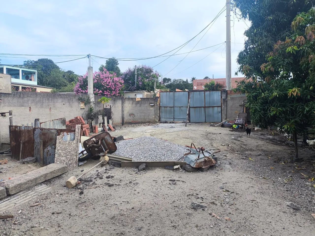 Foto Terreno Amplo De 239m² Murado Com Portão - Pronto Para Construir. Prados Verdes