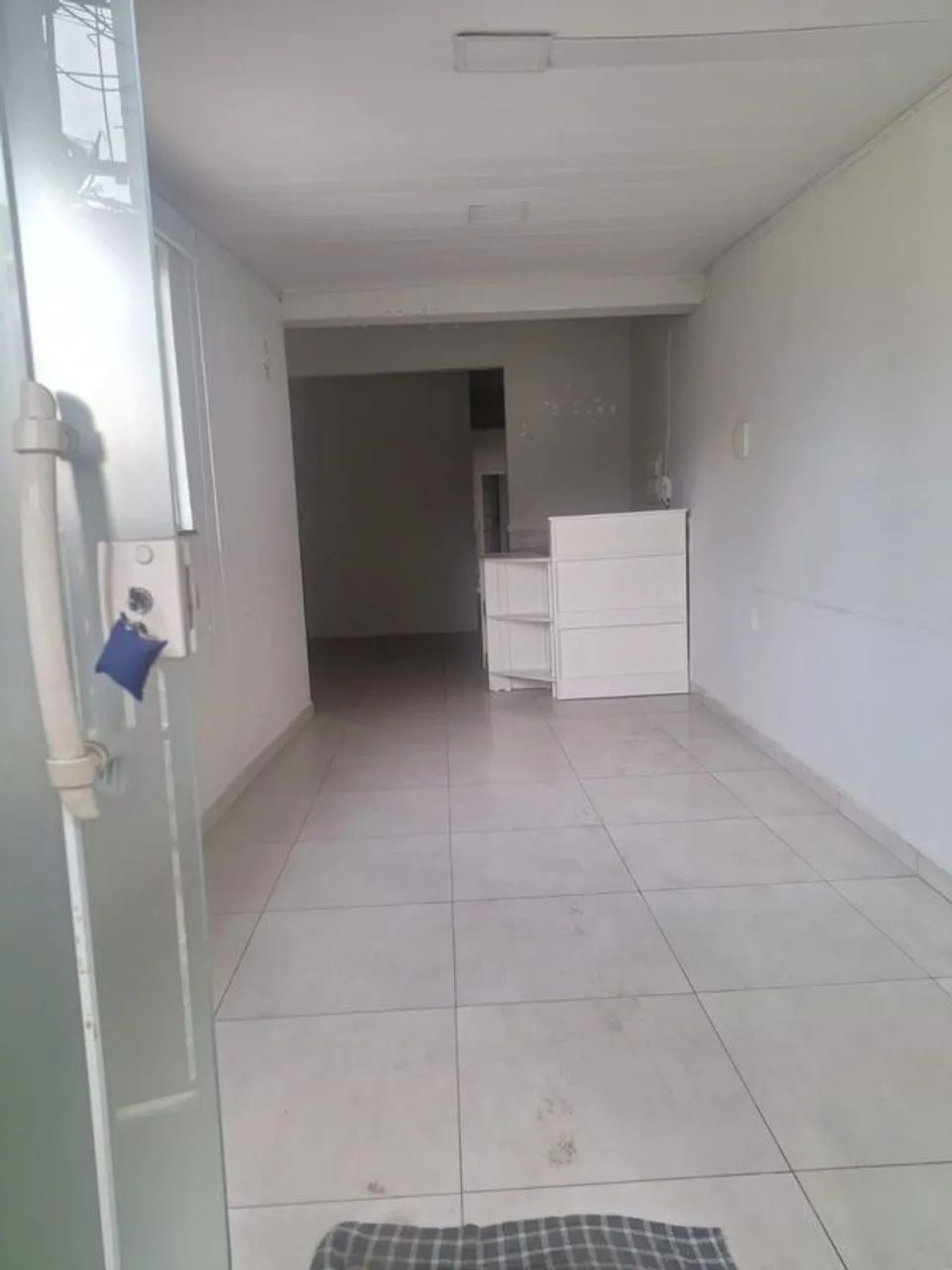 Foto Casa Com 7 Quarto(s) E 1 Banheiro(s) Para Alugar, 75 M² Por R$ 5000 /  Centro