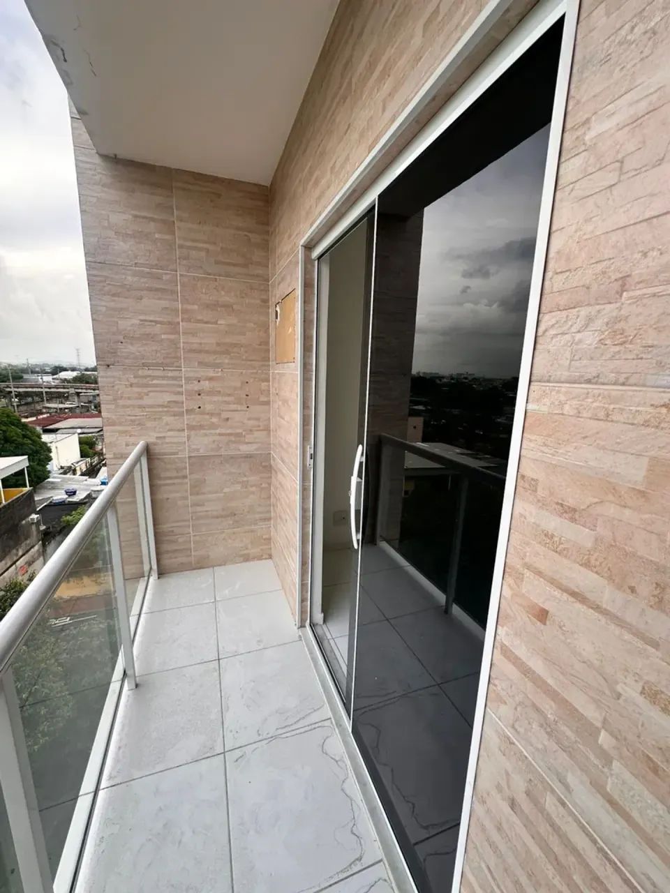 Foto Imóvel Para Aluguel Com 2 Quartos Em Caonze - NI - Rj Caonze