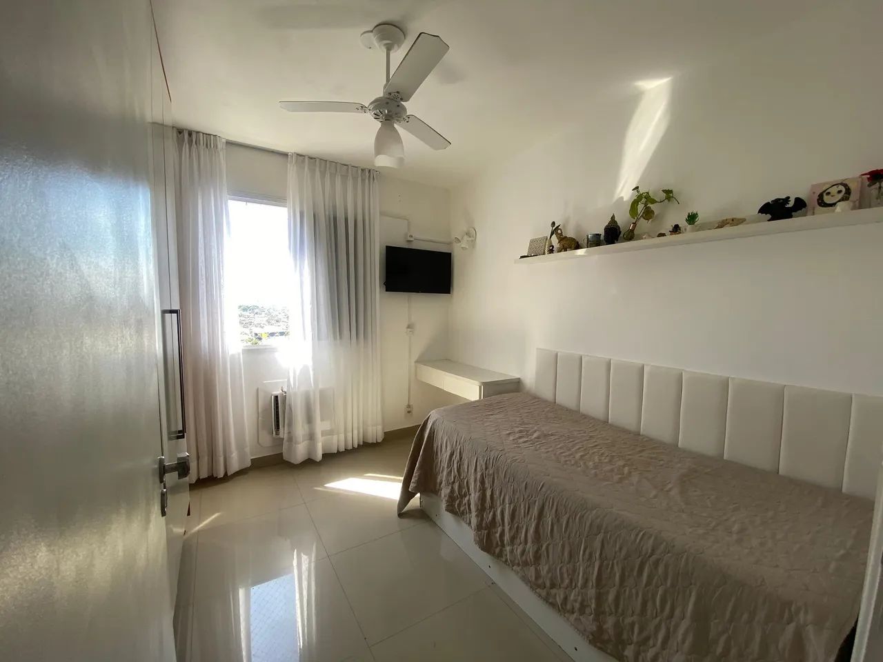 Foto Vendo Apartamento 02 Quartos,  Cond.  Vitória. Bairro: Rancho Novo, No Metrópole