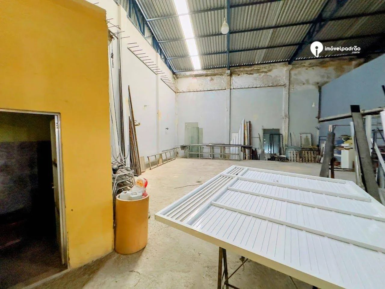 Foto Galpão Para Alugar, 370 M² Por R$ 4.500/mês - Moqueta - NI/rj Moquetá