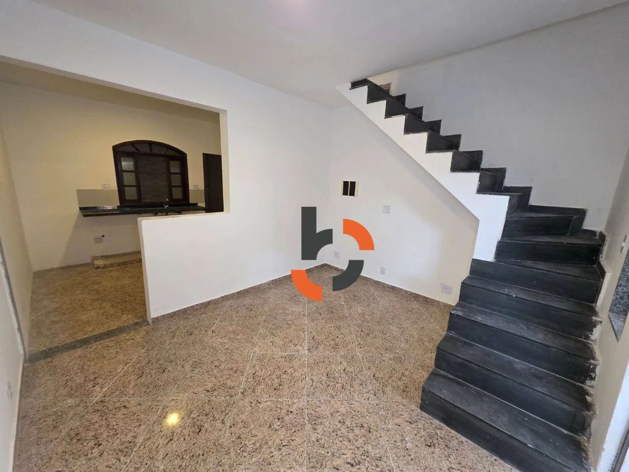 Foto Casa Com 2 Dormitórios à Venda, 118 M² Por R$ 295.000,00 - Carmari - N Carmari