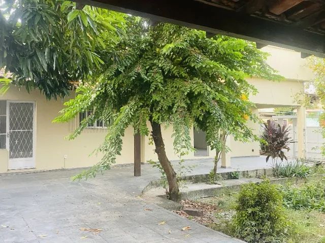 Foto ? Casa Ampla Para Alugar - Conforto E Praticidade Em Um Só Lugar - R$1 Kennedy