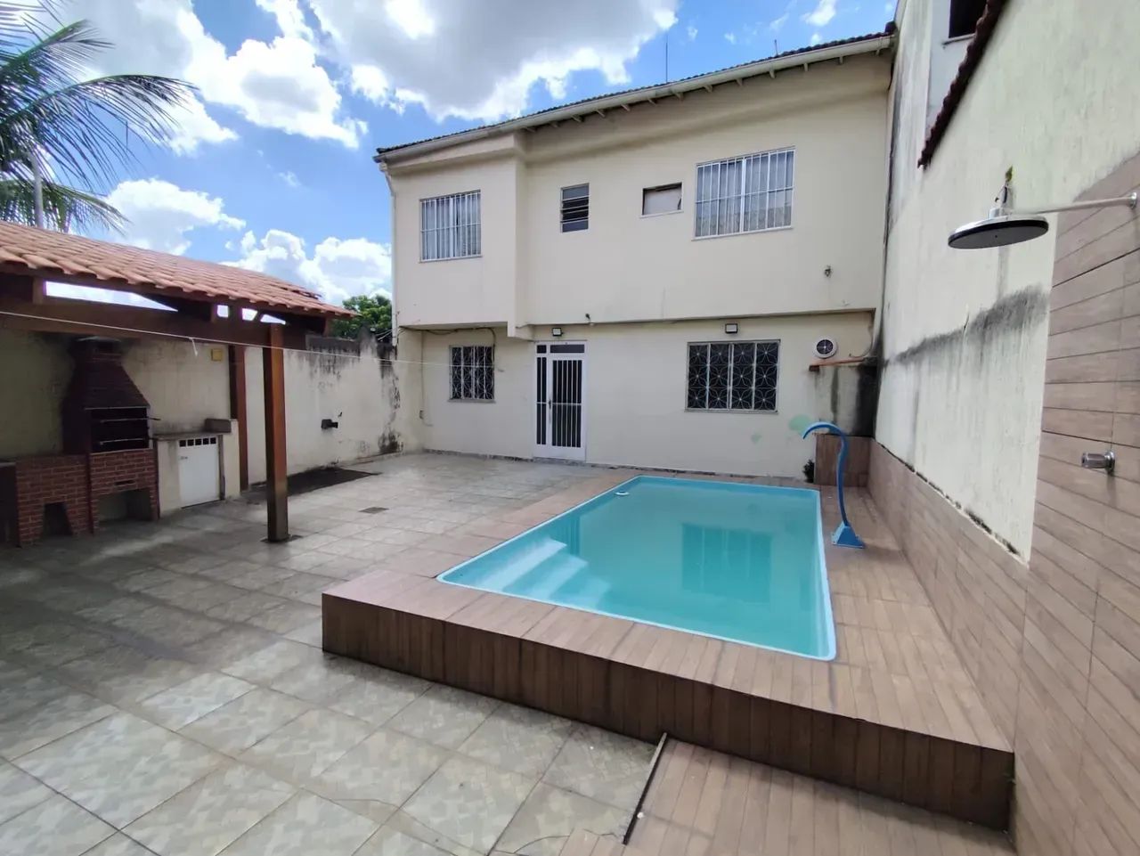 Foto Imóvel Para Aluguel E Venda Com 100 Metros Quadrados Com 3 Quartos Em  Rancho Novo