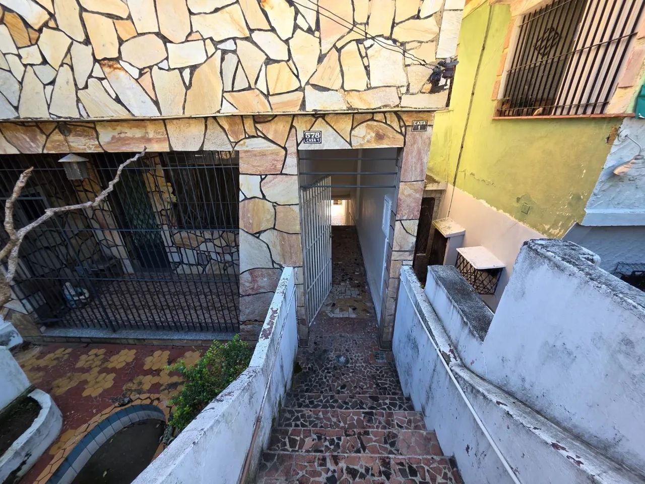 Foto Casa Com 2 Dormitórios Para Alugar, 60 M² Por R$ 1.100,00/mês - Centro Centro
