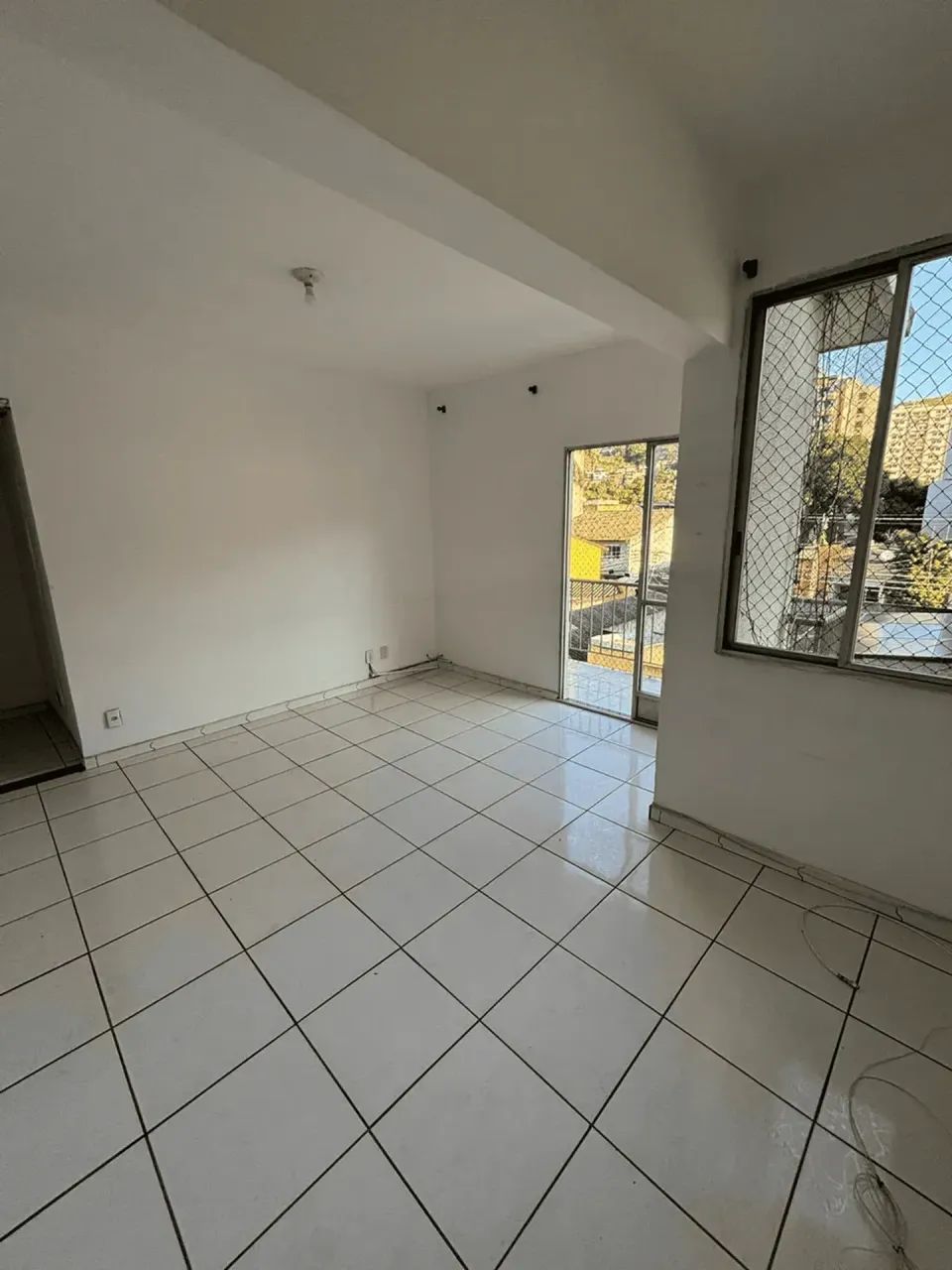 Foto Apartamento Com Mais De 100m2 E 2 Vagas No Caonze - NI - Rj Caonze