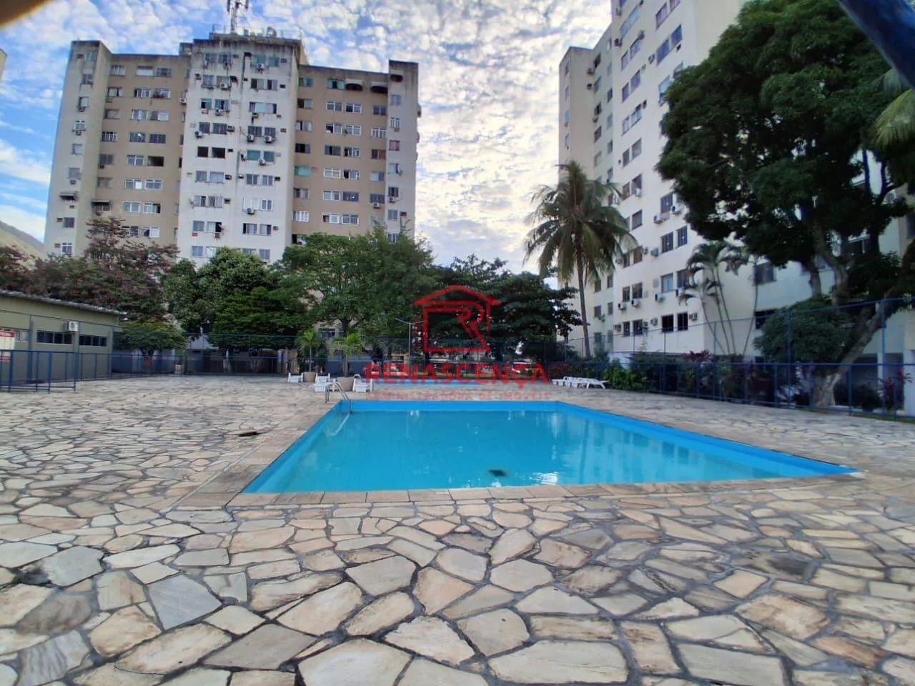 Foto Apartamento Com 2 Quartos Em NI. Da Luz