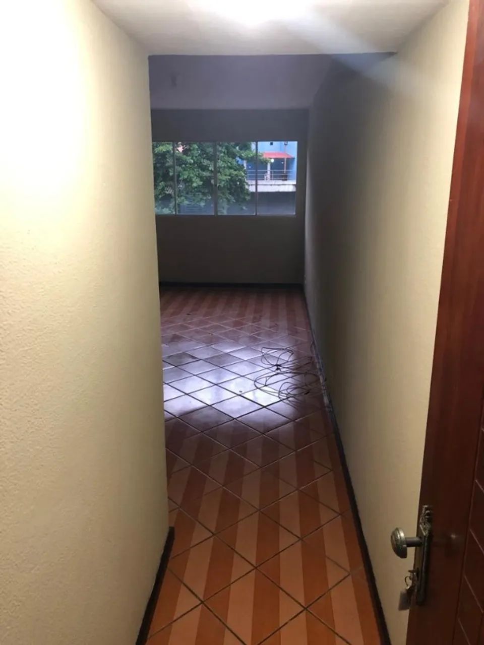 Foto Alugo Apartamento Com Dois Quartos, Ampla Sala Em Condomínio Fechado,  Caonze