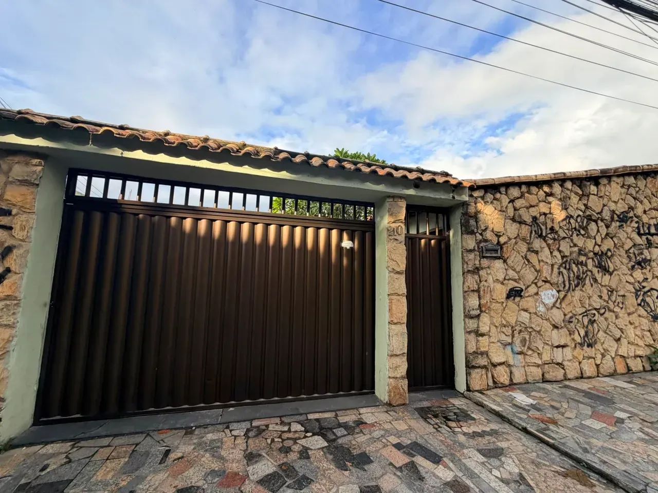 Foto Vendo Casa Com 2 Quartos, Piscina 150m²- Rancho Novo, NI Engenho Pequeno
