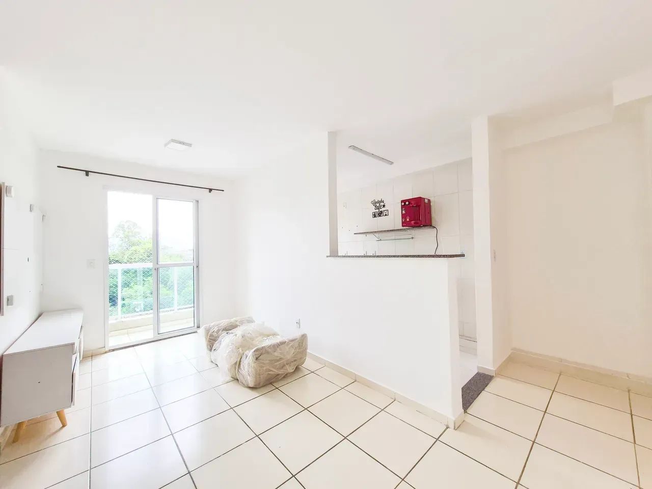 Foto Apartamento Para Locação No Residencial França | 2 Quartos | Varanda | Jardim Tropical