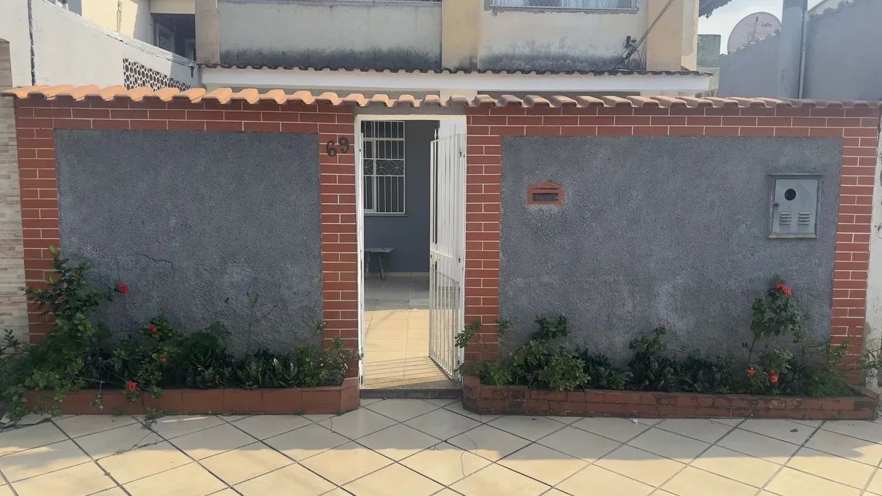 Foto Alugo Casa Califórnia, Próximo à Universidade Estácio De Sá E Da Granf Califórnia