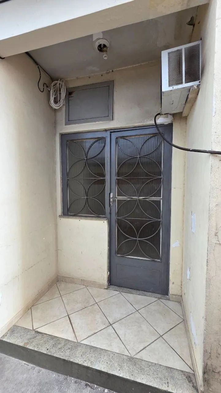 Foto Casa Com 1 Dormitório Para Alugar, 32 M² Por R$ 800 + Taxas/mês - Cent Califórnia
