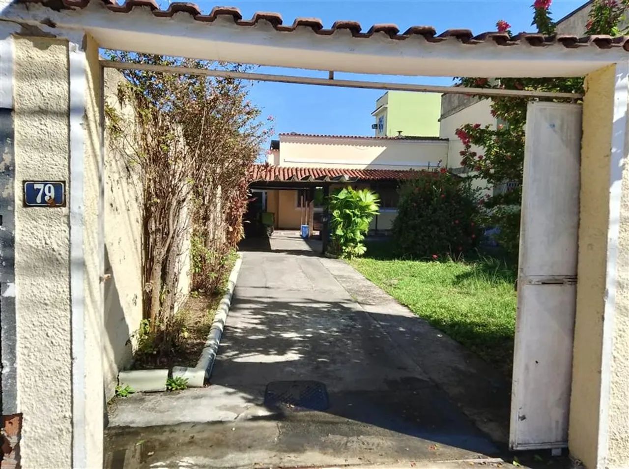 Foto Excelente Casa Frente De Rua Centro De NI Centro